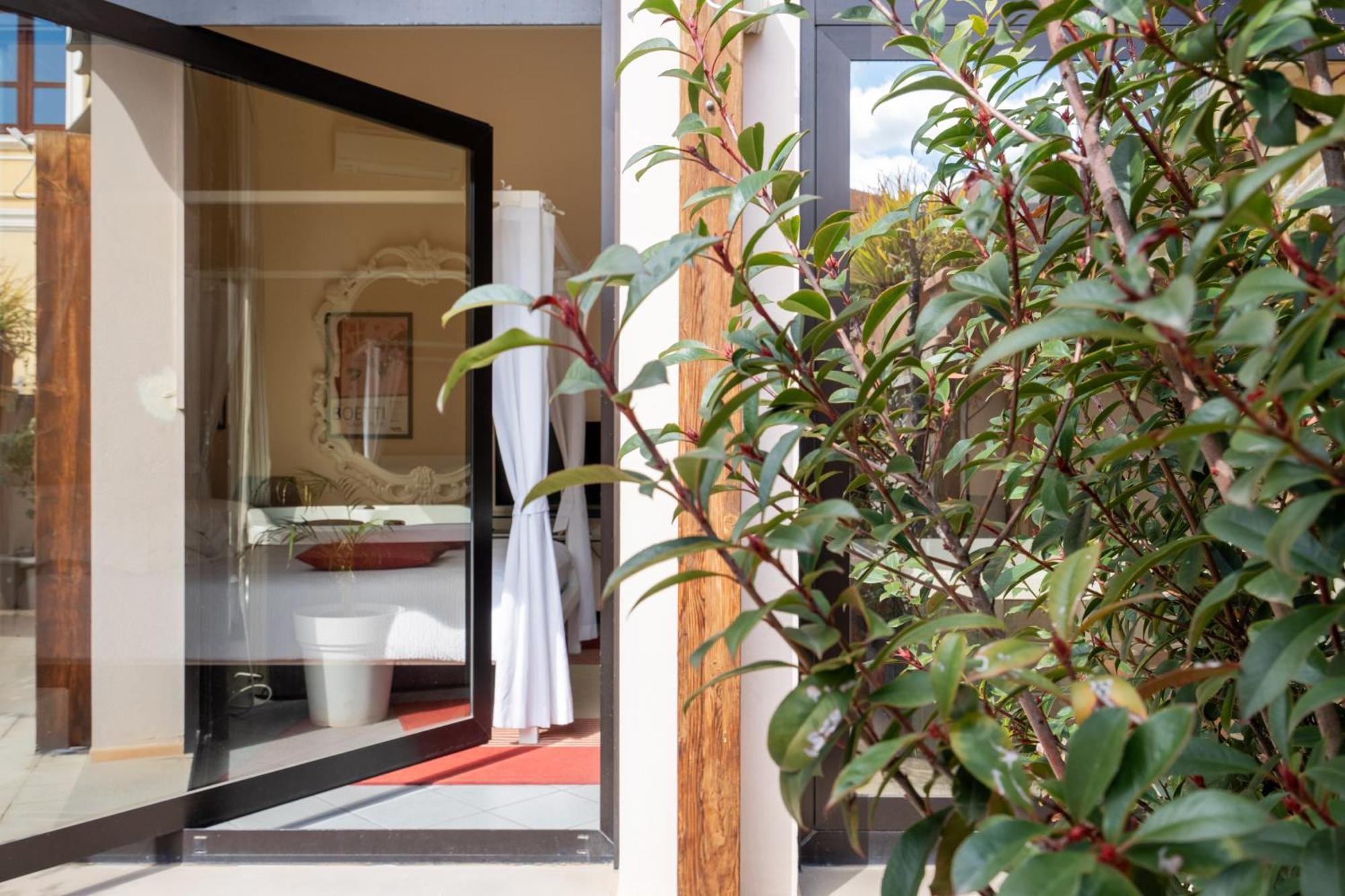 קליארי Snob Luxury Suite מראה חיצוני תמונה